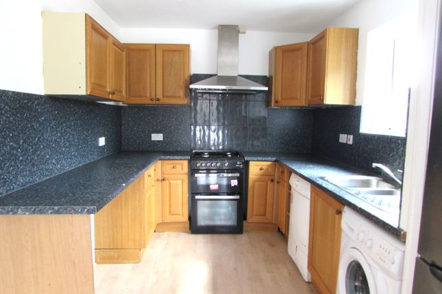 4 Ashburnham Close, Carpenters Park, Watford photo 2