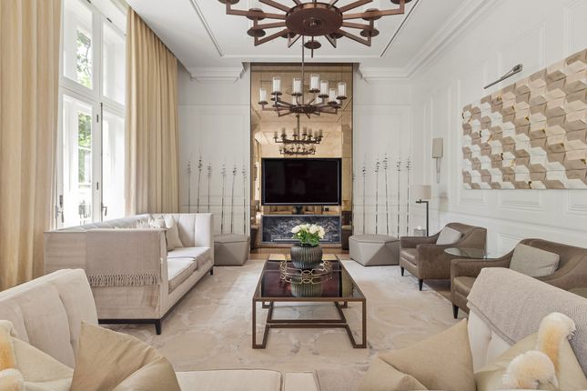 4-bed flat on Flat G & LGF Apartment, 5, Connaught Place, London, £65,000/mo
