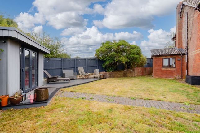 32 Avranches Avenue, Crediton photo 4