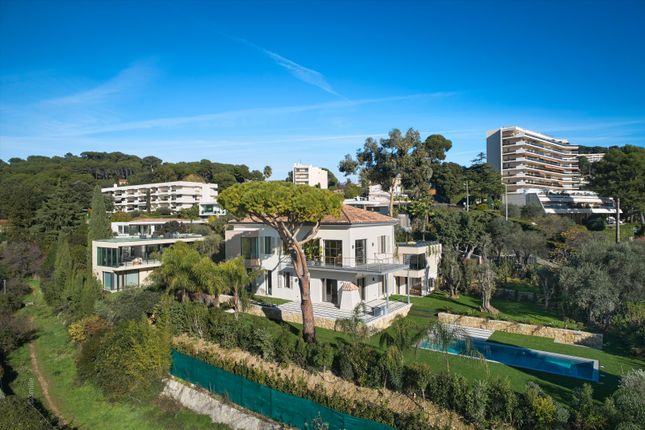 Villa for sale in Le Cannet, Alpes Maritimes, Provence Alpes Cote D'azur, France
