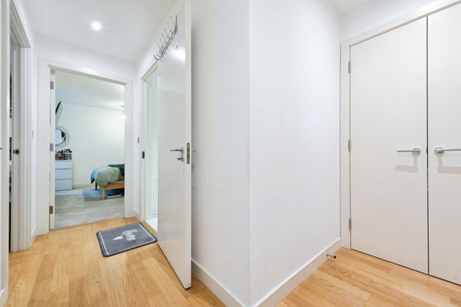 54/Bravey House, 5 Samara Drive, Southall photo 2