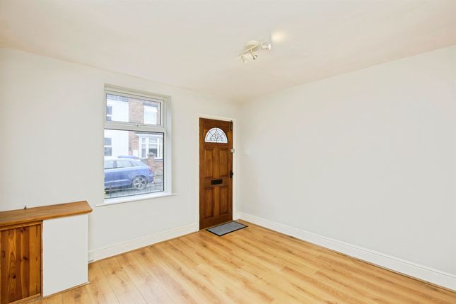 56, Beech Lane, Burton-On-Trent photo 2
