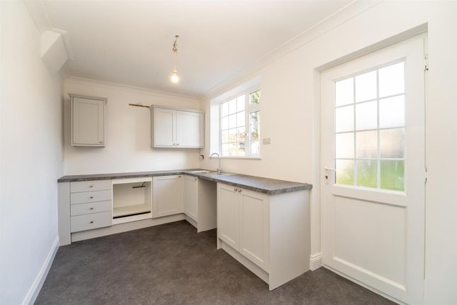 31, Lemsford Court, Borehamwood photo 4
