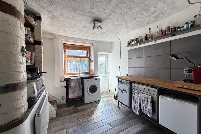 15, Higher Tame Street, Stalybridge photo 4