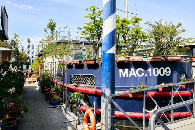 Thumbnail Houseboat for sale in Prospect Quay, Wandsworth