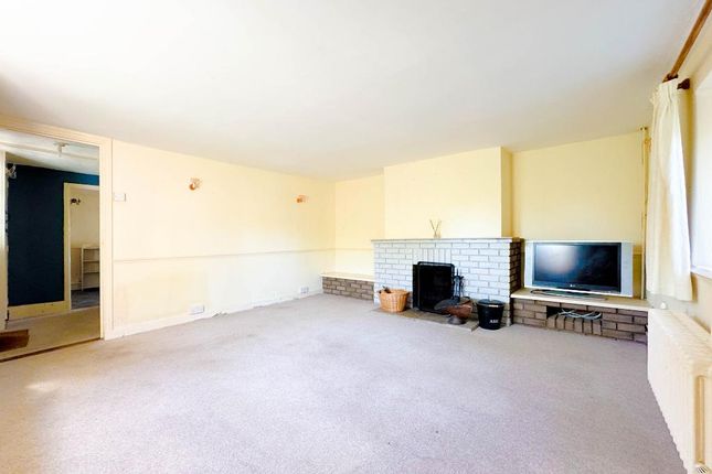 34, Shurnhold, Melksham photo 3