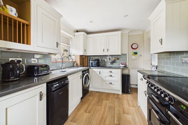 15 Barnfield, Crediton photo 2