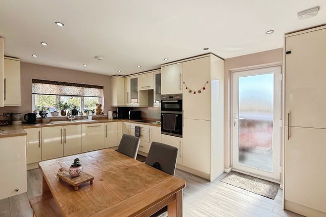 45, Clearwood View, Chapmanslade photo 3