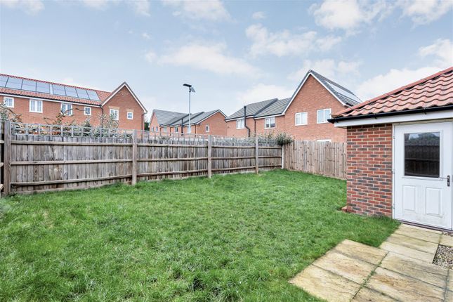 19, Storeys Road, Brantham photo 4