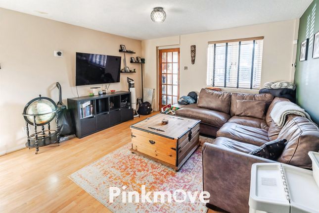 32, Myrtle Drive, Newport photo 4