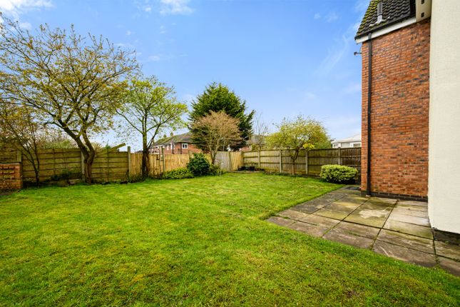 Detached house to rent in Abbey Close, Croft, Warrington, Cheshire