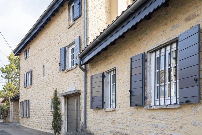 Apartment for sale in Saint Cyr Au Mont-d Or, South Burgundy, Burgundy To Beaujolais