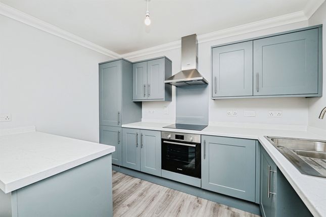 20, Caer Castell House, Coychurch Road, Bridgend photo 4