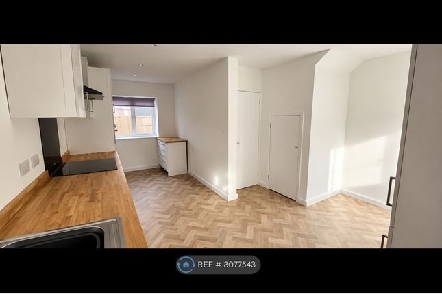 Longbenton, Newcastle Upon Tyne photo 3