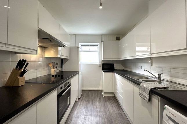 32 Hillside, Brighton photo 2