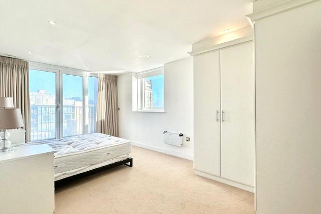 Flat 50 Coral Apartments, 17, Western Gateway, Canning Town photo 4