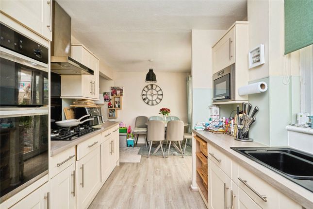 17, Greenlands Road, Isle of Wight photo 4