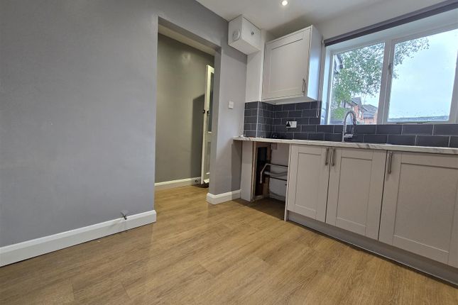 Dunlin Drive, Kidderminster photo 4