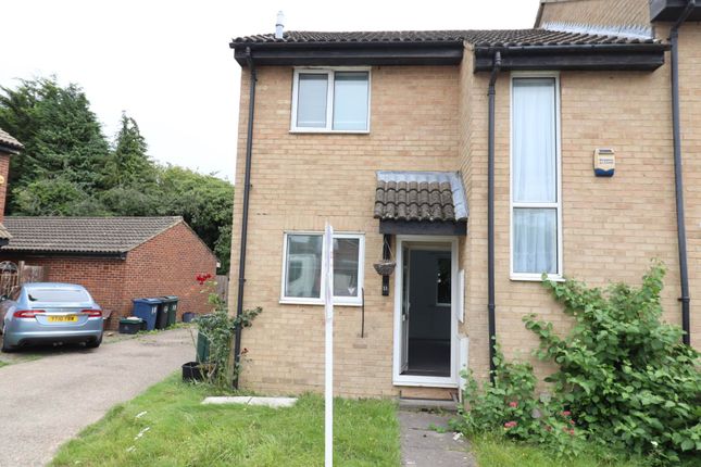 Terraced house to rent in Redhouse Close, High Wycombe