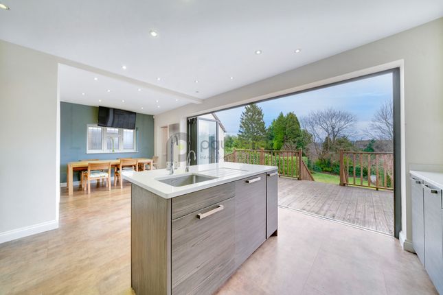 16 Manor Wood Road, Purley photo 4