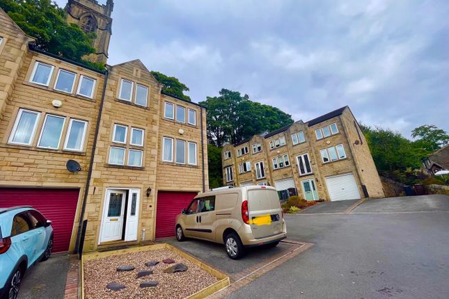 3 bed end terrace house to rent in Chancel Court, Longwood, Huddersfield HD3