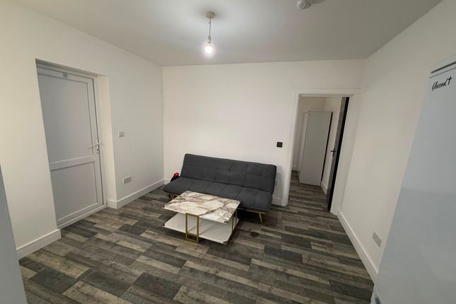 South Road, Chadwell Heath photo 2