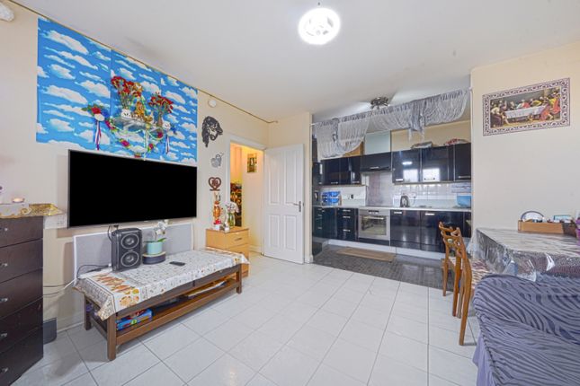 Flat 55, Tristan Court, Wembley photo 4