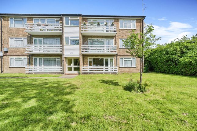 Flat for sale in Staines Road, Twickenham