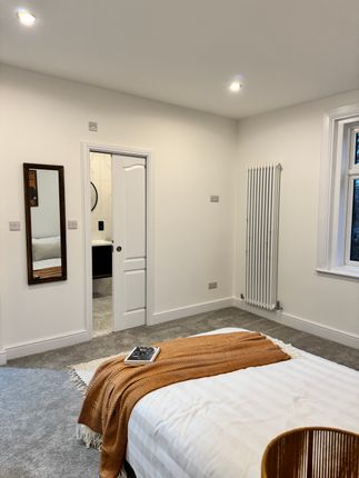 2, Estcourt Road, LONDON photo 5