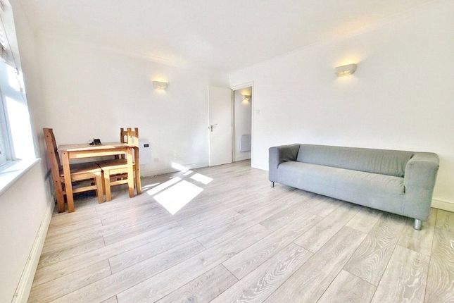 Thumbnail Flat to rent in Rugby Road, Twickenham