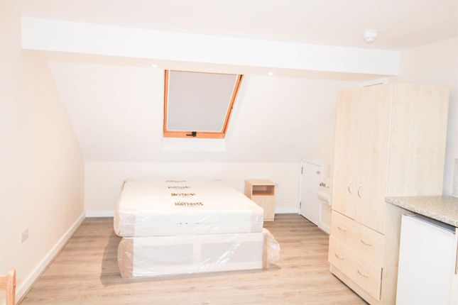 Flat 4, 5, Windmill Road, Gillingham photo 2