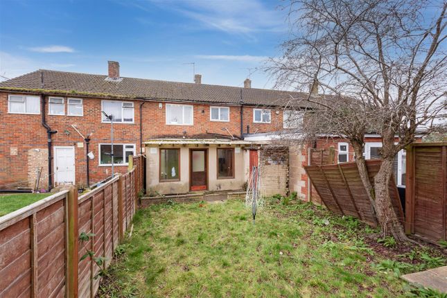 Terraced house for sale in Lydsey Close, Slough