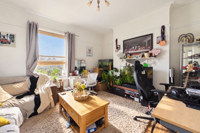 70 Eldon Road, Cheltenham photo 2