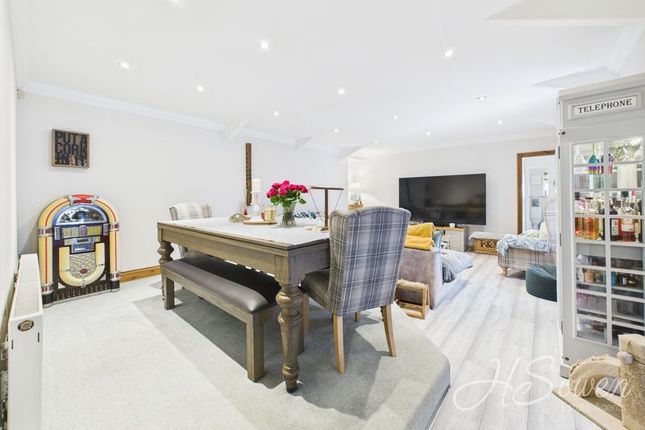 15, Spa Court, Torquay photo 2