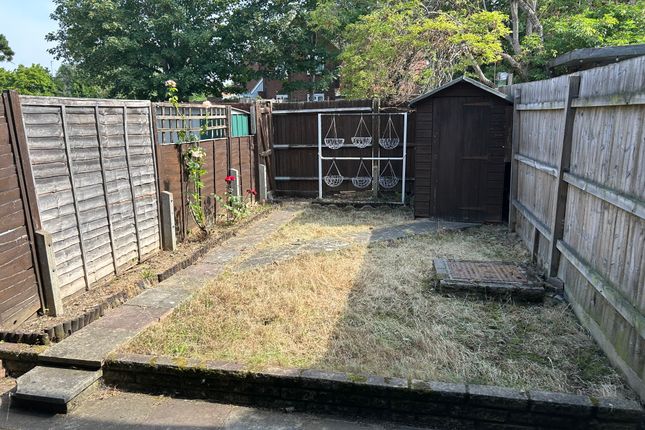 11, Aldenham Drive, Uxbridge photo 4