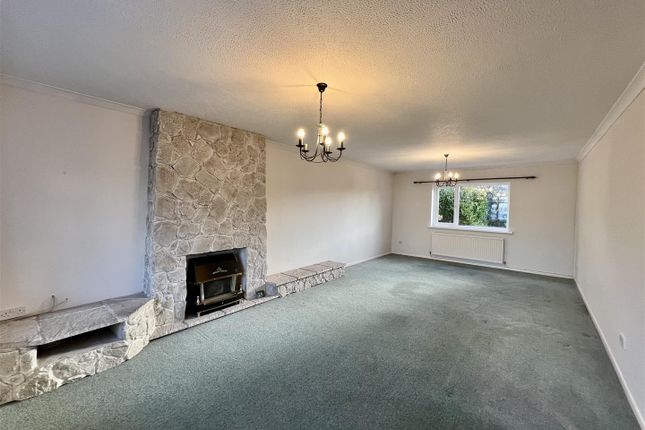 28, Llwyn Y Bryn, Ammanford photo 3