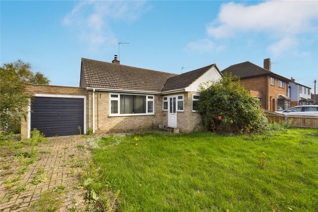 Thumbnail Bungalow for sale in Meadow Way, Godmanchester, Huntingdon, Cambridgeshire