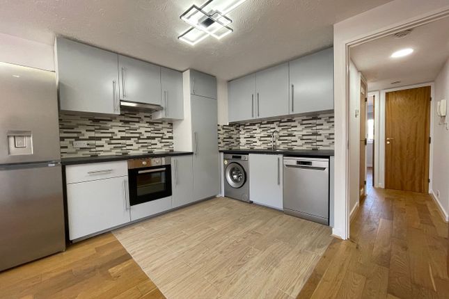Flat 5 106 Lisson Grove, Portman Gate, London photo 3
