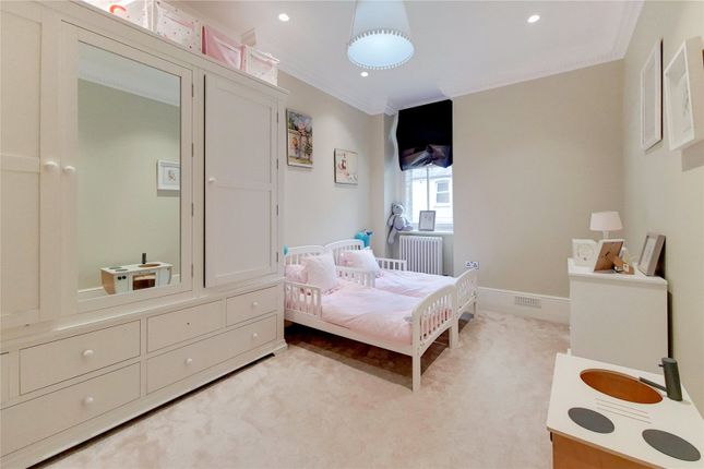 Flat for sale in Clarence Gate Gardens, Glentworth Street, London