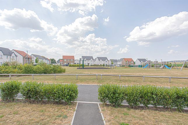 3, Yew Lane, Broadsward Park photo 3