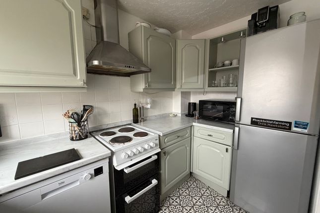 14, Mead Close, Cullompton photo 2
