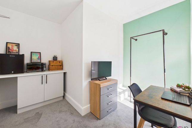 Room 4, 105 Bristol Road, Gloucester photo 3