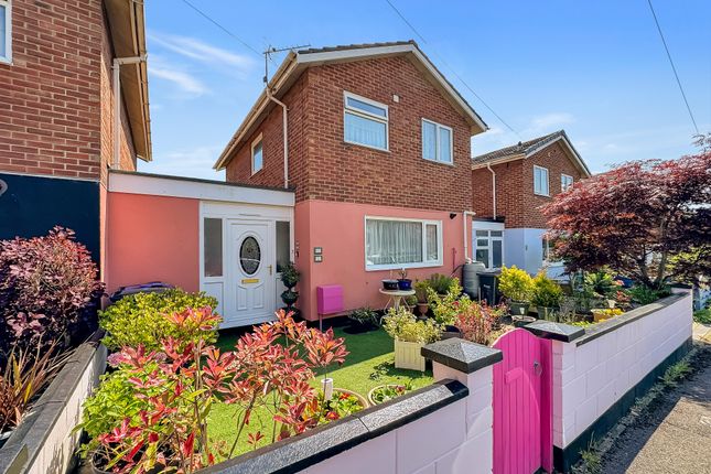 Thumbnail Terraced house for sale in Chiltern Close, Warminster