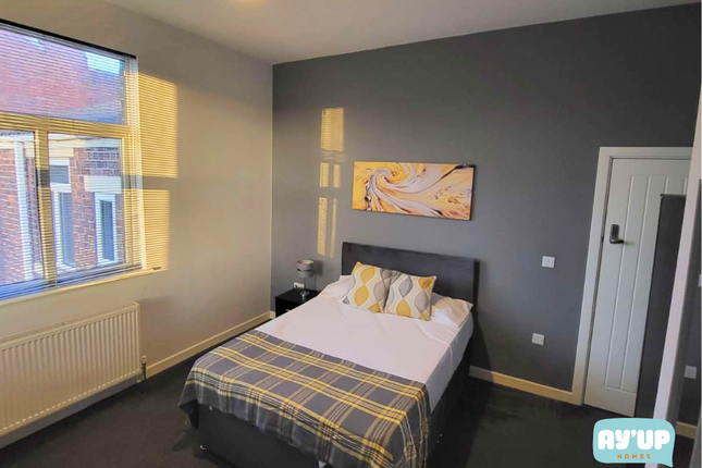Room 5, 15 Greasbrough Road, Rotherham photo 2