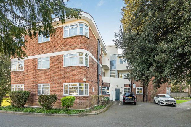 2-bed flat on 1 Benwood Court, Benhill Wood Road, Sutton, £260,000