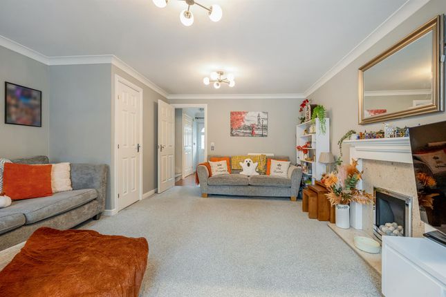 Berry Way, Andover photo 4