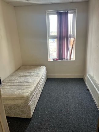 Room to rent in Adelaide Street, Luton