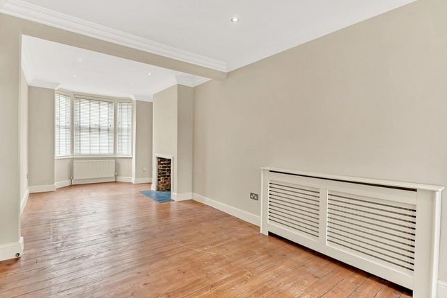 7, Cowper Street, Olney photo 2