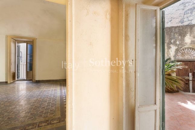 Block of flats for sale in Via Castello, Modica, Sicilia