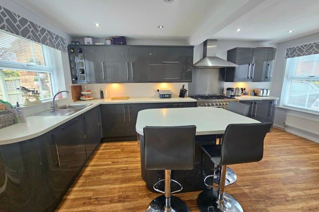 59, Longs View, Wotton-Under-Edge photo 4